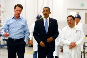 Obama tours the now shuttered Solyndra Plant Obama tours the now shuttered Solyndra Plant