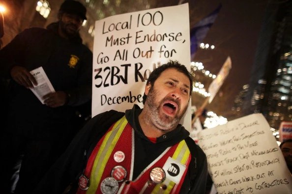 Romney hecklers admit being paid to protest Romney hecklers admit being paid to protest