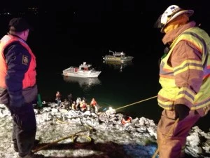 Emergency responders work to recover truck in Columbia River Emergency responders work to recover truck in Columbia River