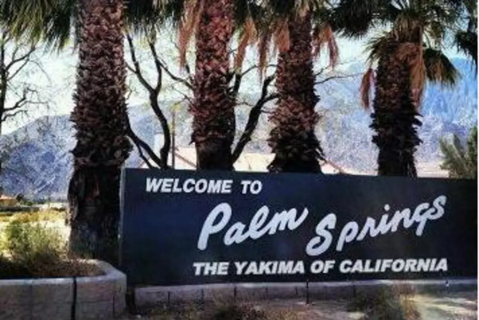 Palm springs answer sign (Twitter)